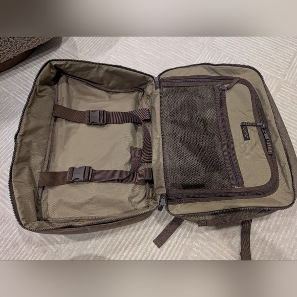 Filson Ripstop Nylon Pullman Duffle and Backpack | Tan - Picture 3 of 11